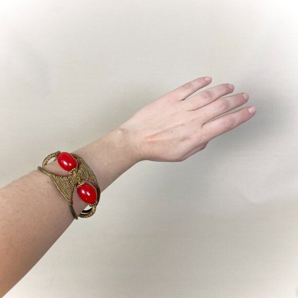 Vintage Primitive 1920s to 1960s Brass Bangle Bracelet with Wire & Bead Details - Picture 8 of 8
